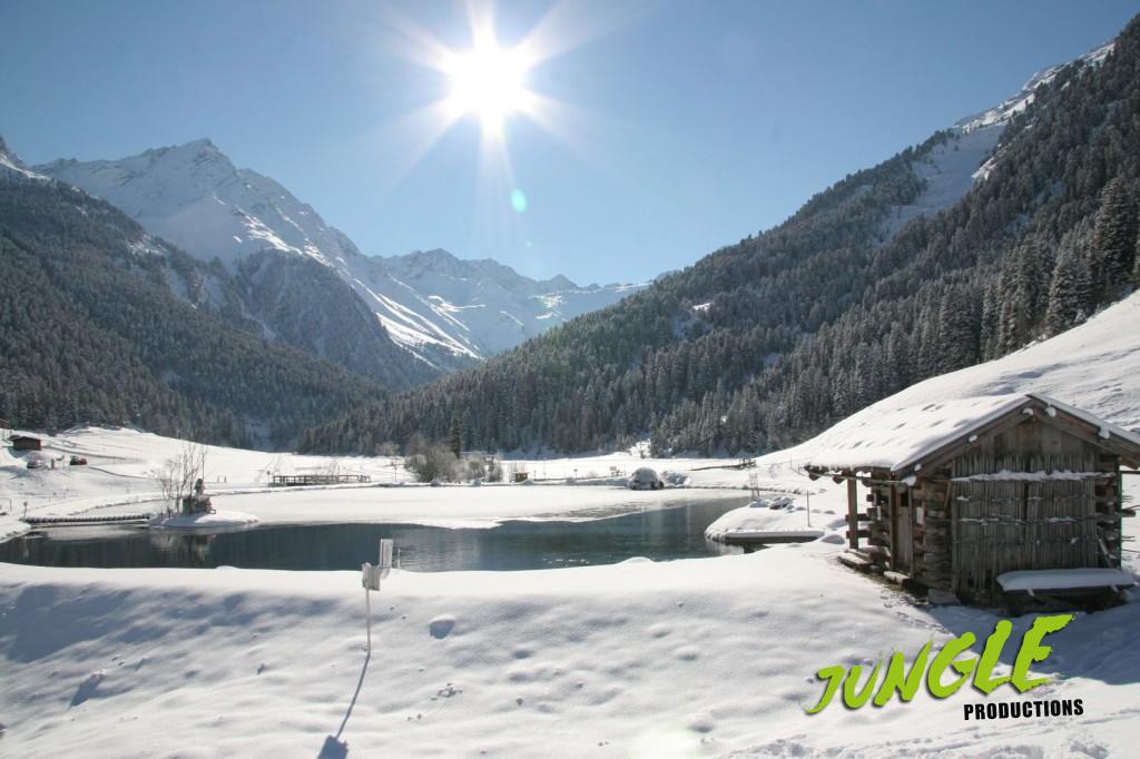 winterliche Traumlandschaft, location direkt neben der Strasse in Tirol